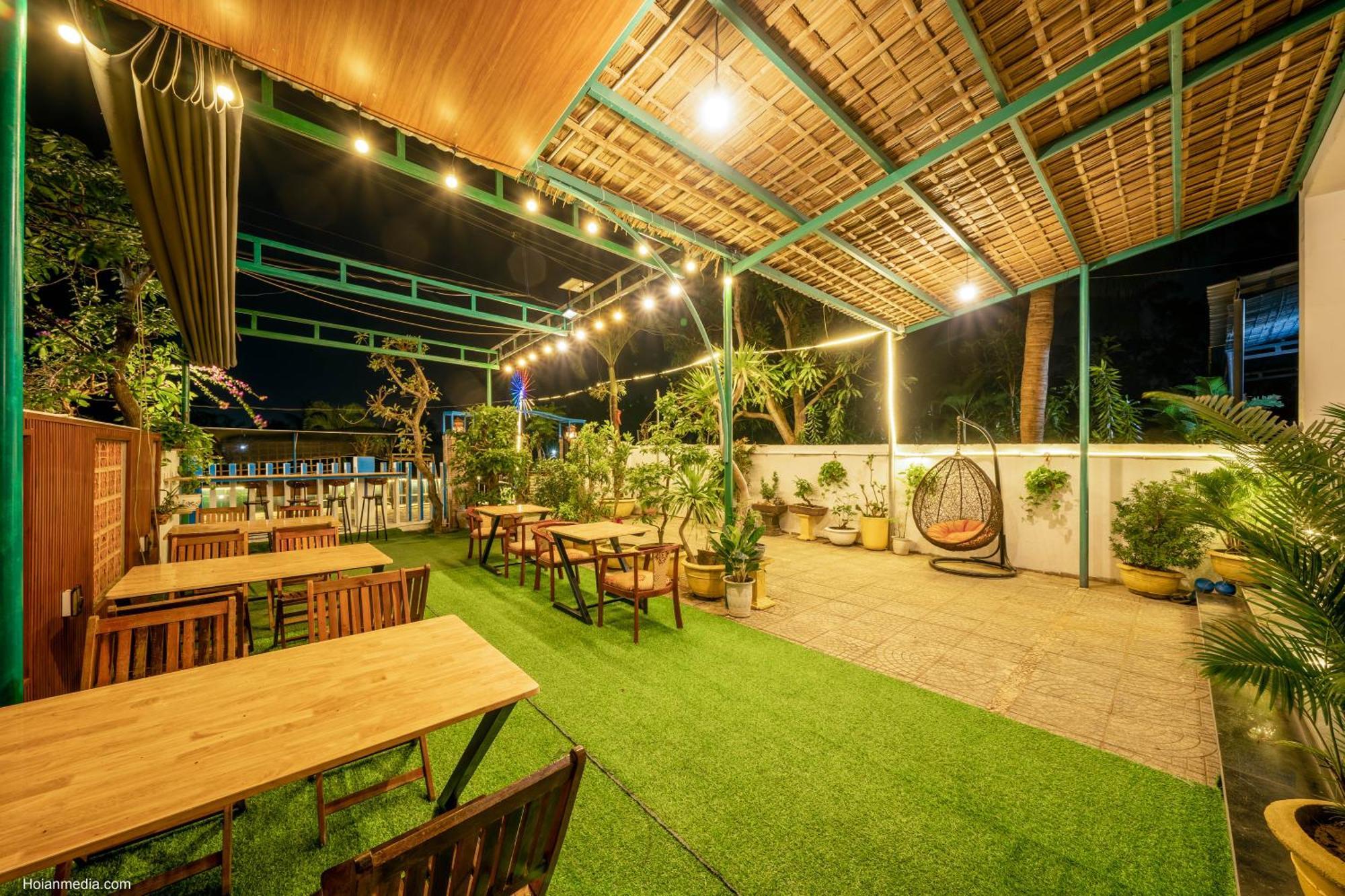 Riverside Dorm And Restaurant Хойан Экстерьер фото